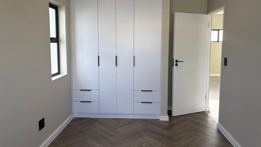 To Let 4 Bedroom Property for Rent in Sandown Western Cape